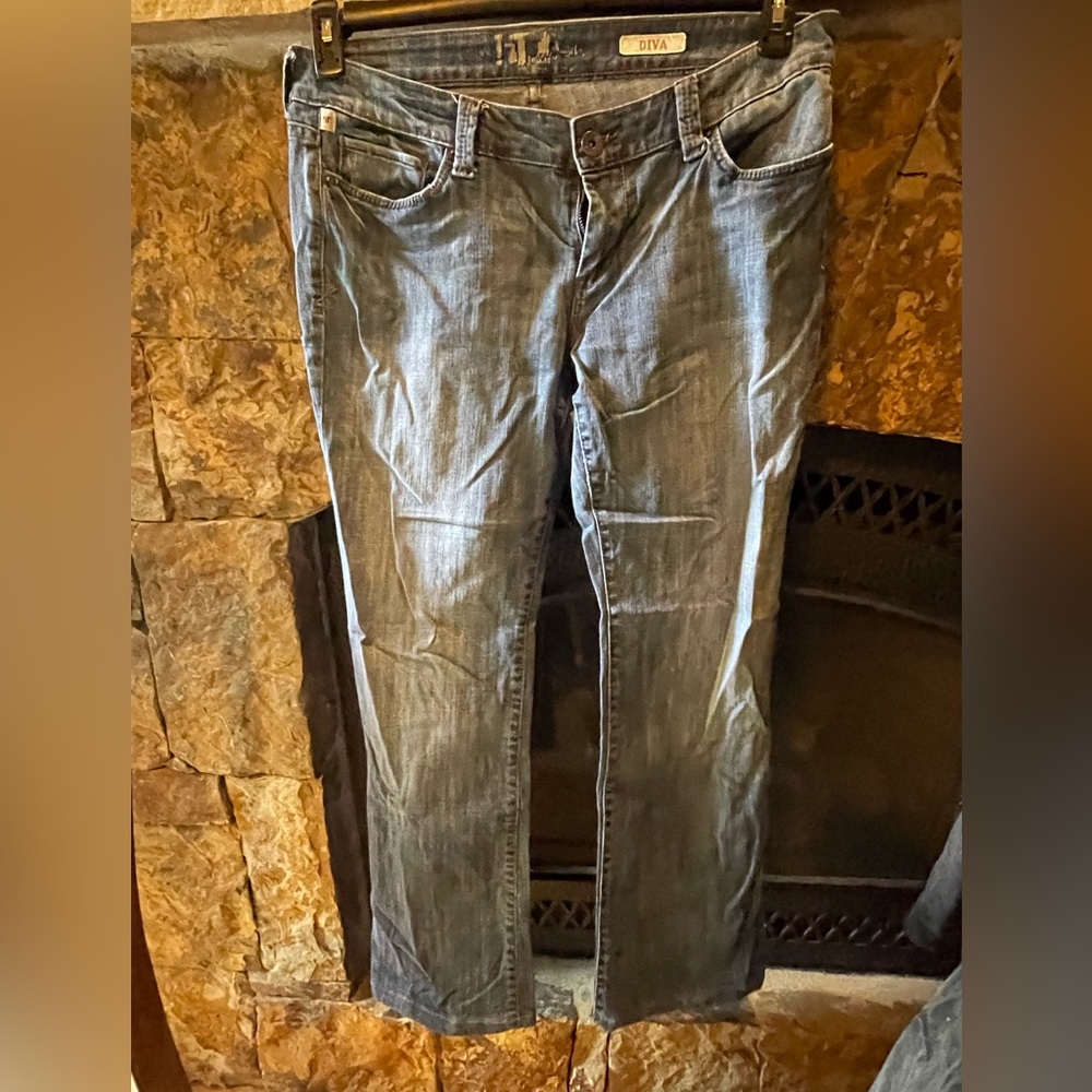 !It Diva distressed 32 long